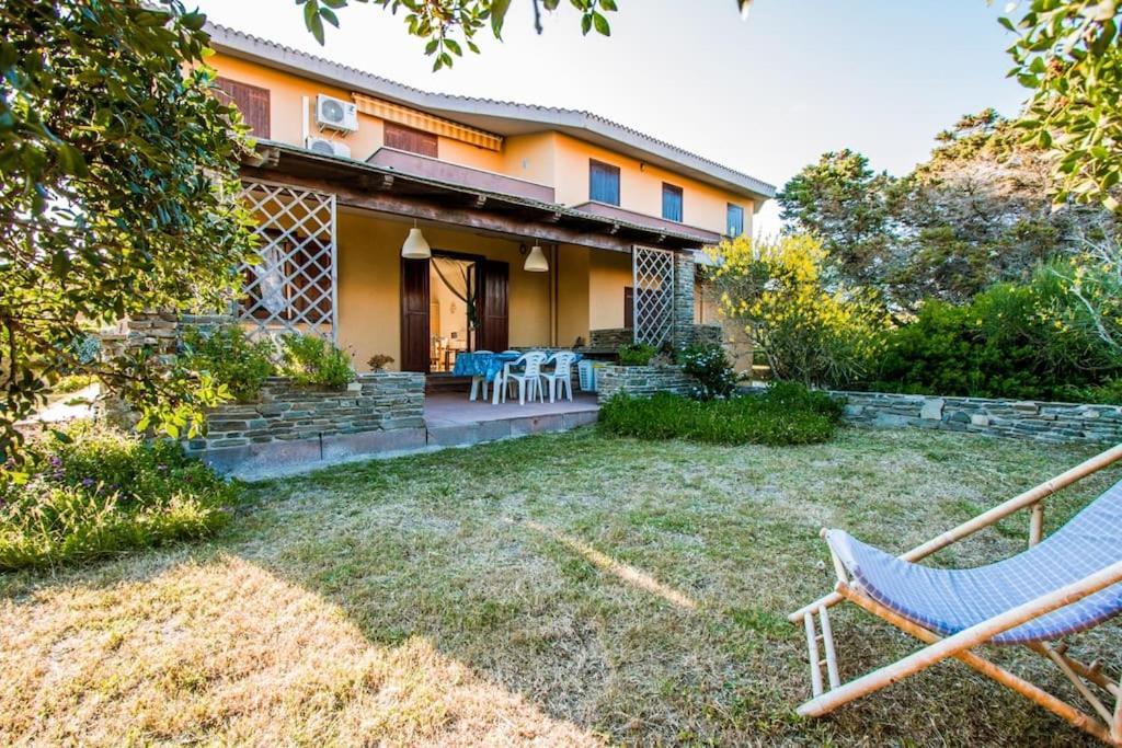 L' Elicriso, A Pochi Passi Dal Mare Con Giardino Privato - The Elicriso, A Few Meters From The Sea, With Private Garden Apartment Стинтино Екстериор снимка